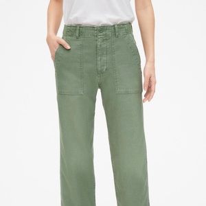 GAP high waisted cargo cropped pants